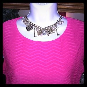 Gold and pearls Baubles Necklace
Beyoncé Cowboy Carter Concert!